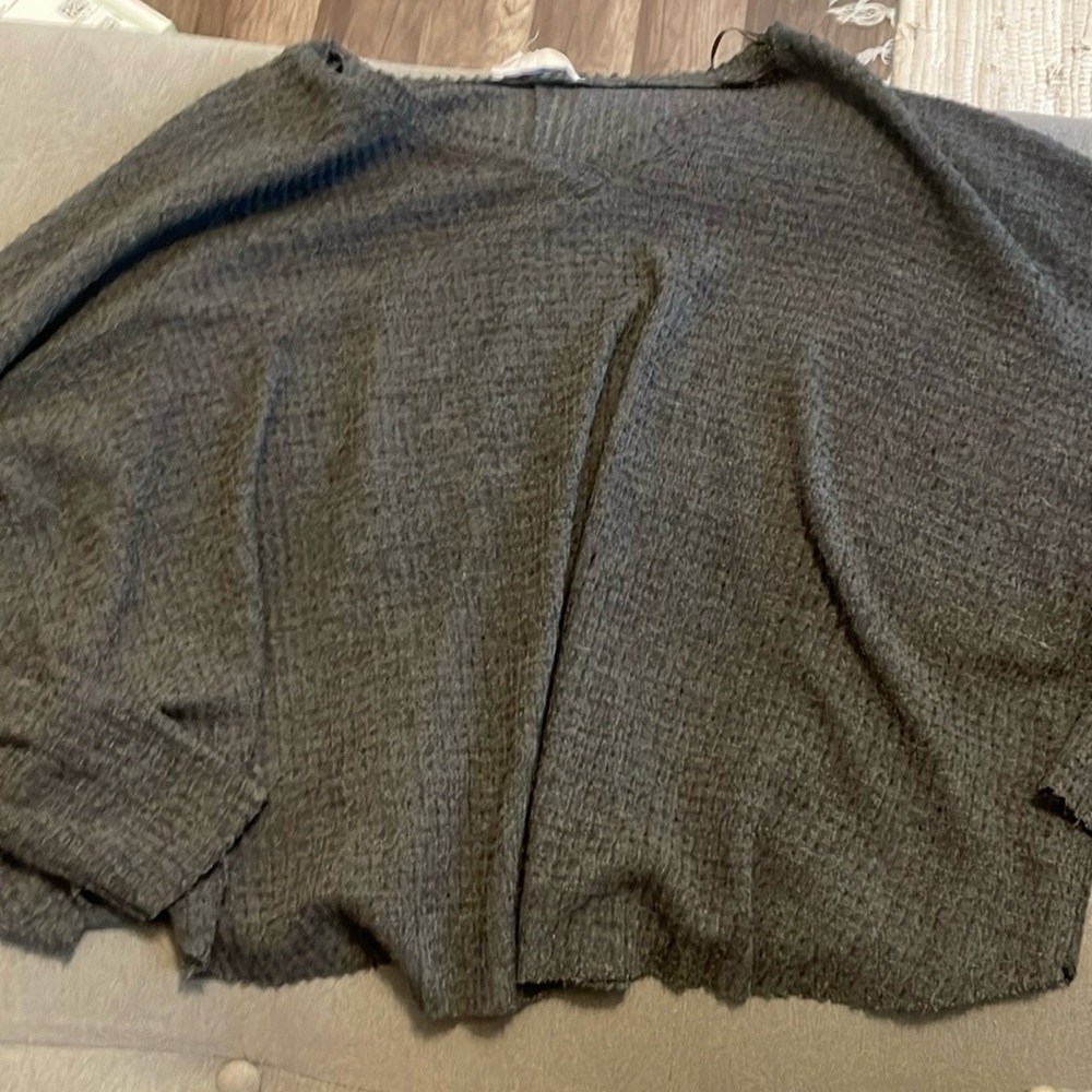 Gray Flowy Sweater - XS - Good for Work or Casual Wear